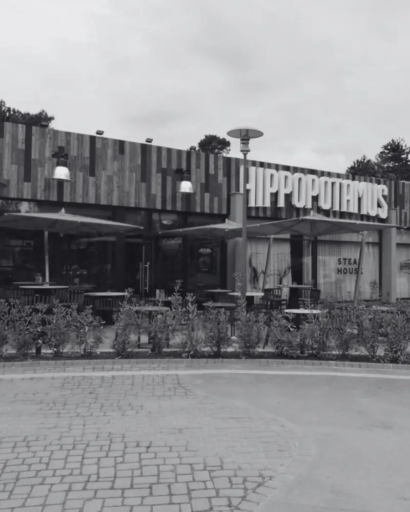 Façade du restaurant Hippopotamus – brasserie proche du centre de formation à Bordeaux Mérignac