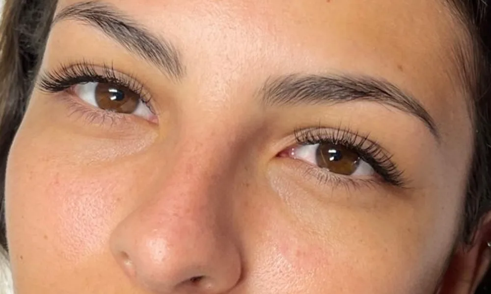 Cils à cils